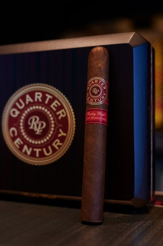 Artikelbild des Artikels “Zigarre Rocky Patel Quarter Century Sixty 20 “